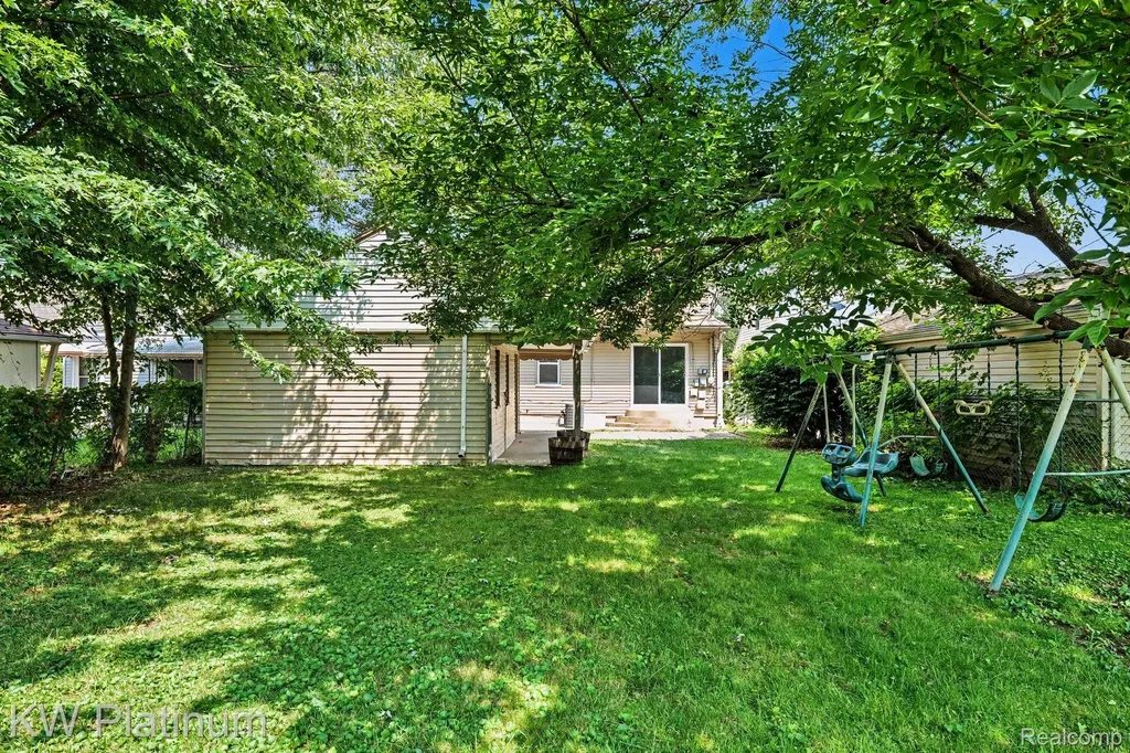 23755 Schroeder Avenue Eastpointe City MI 48021