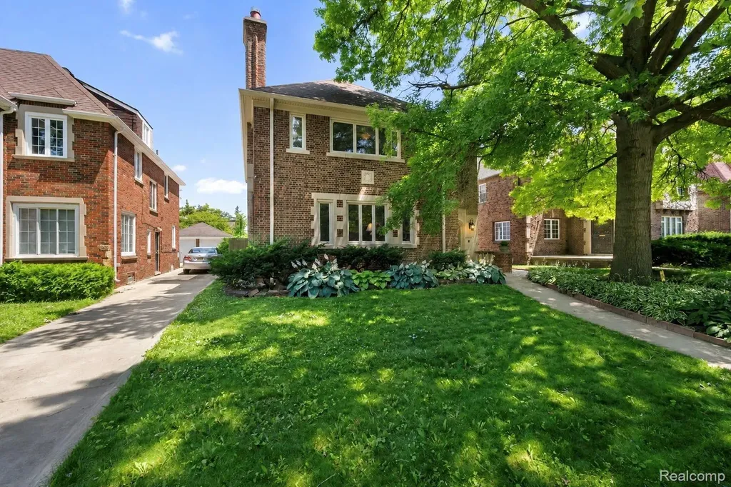 17198 Wildemere Street Detroit City MI 48221