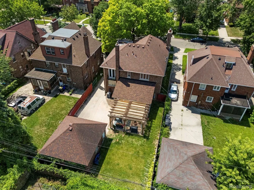 17198 Wildemere Street Detroit City MI 48221