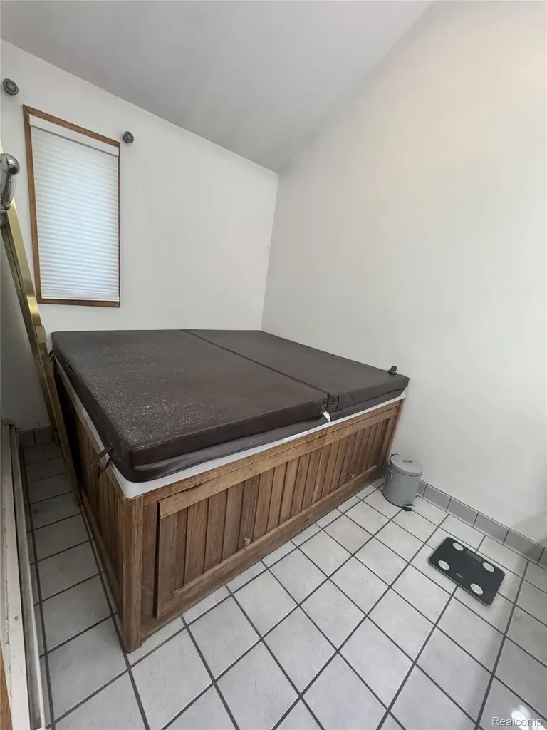10055 Walnut Hill Drive Springfield Charter Township MI 48350