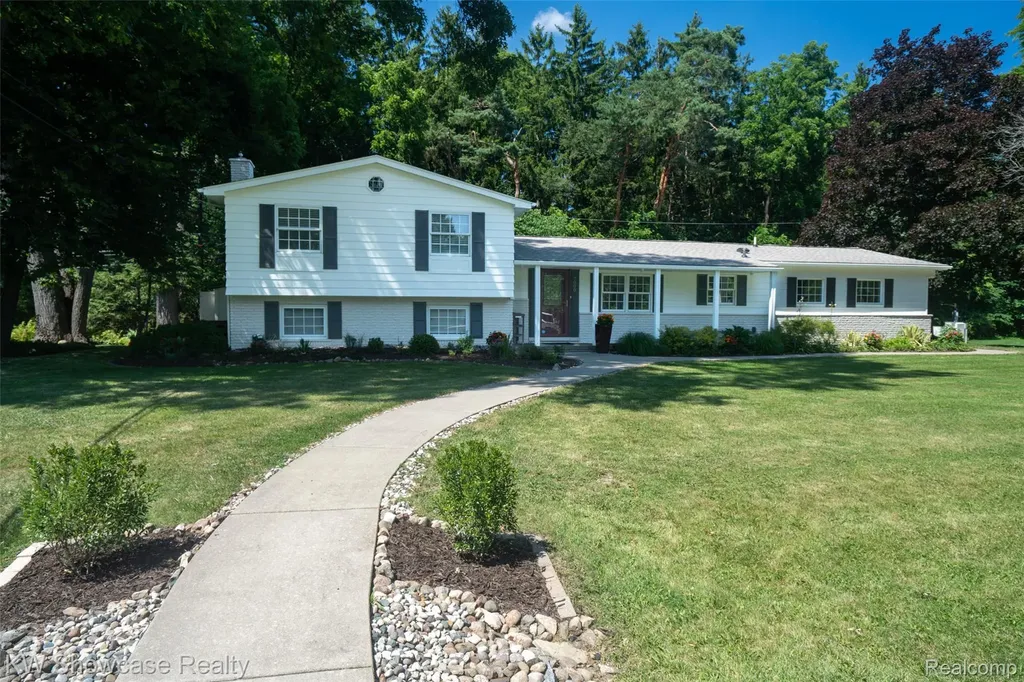 7000 Pebblecreek Road West Bloomfield Charter Township MI 48322