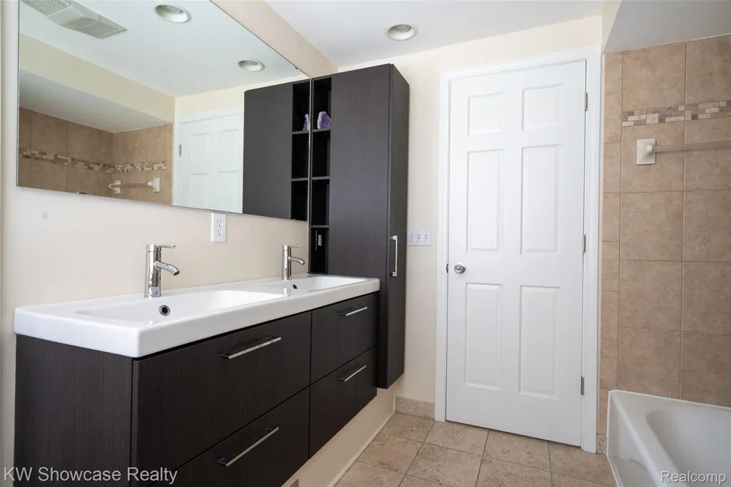 7000 Pebblecreek Road West Bloomfield Charter Township MI 48322