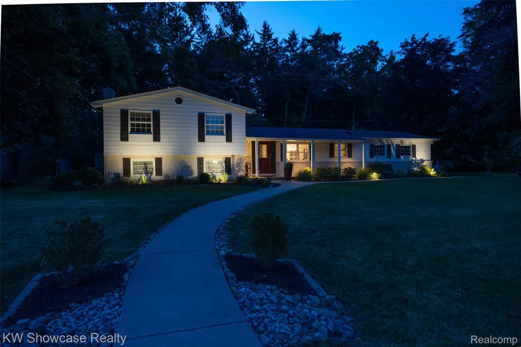 7000 Pebblecreek Road West Bloomfield Charter Township MI 48322