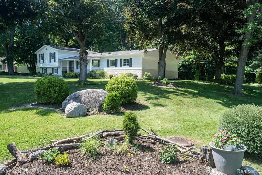 7000 Pebblecreek Road West Bloomfield Charter Township MI 48322