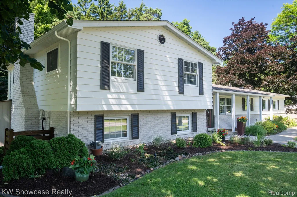 7000 Pebblecreek Road West Bloomfield Charter Township MI 48322