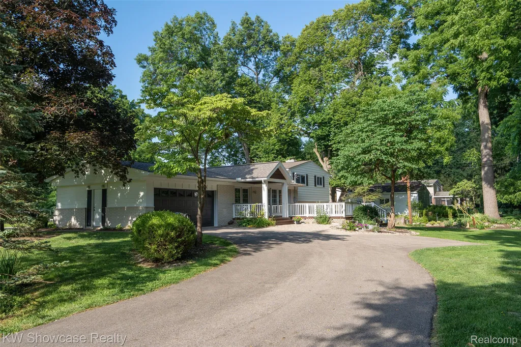 7000 Pebblecreek Road West Bloomfield Charter Township MI 48322