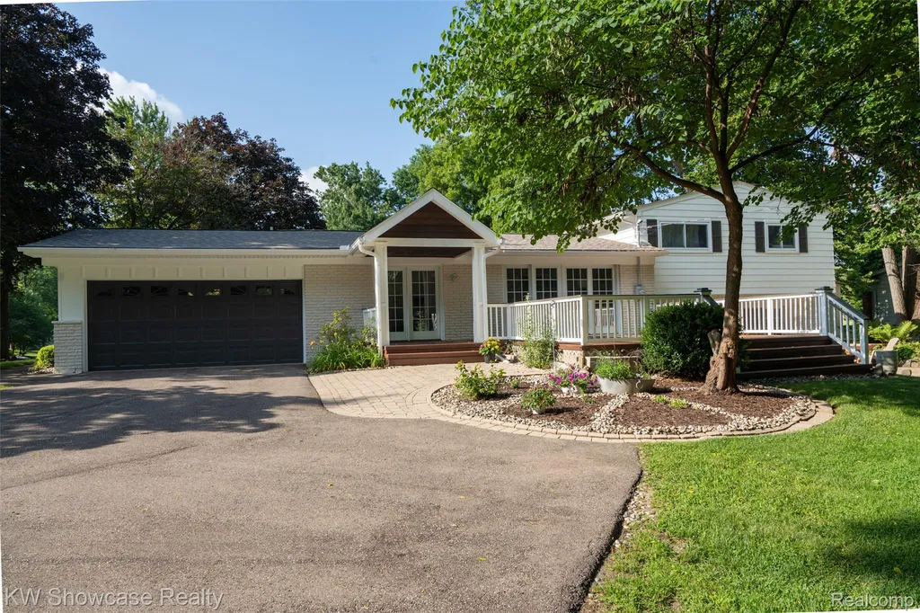 7000 Pebblecreek Road West Bloomfield Charter Township MI 48322