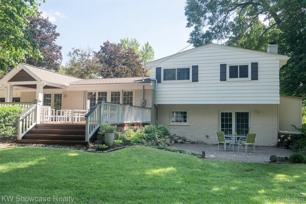 7000 Pebblecreek Road West Bloomfield Charter Township MI 48322