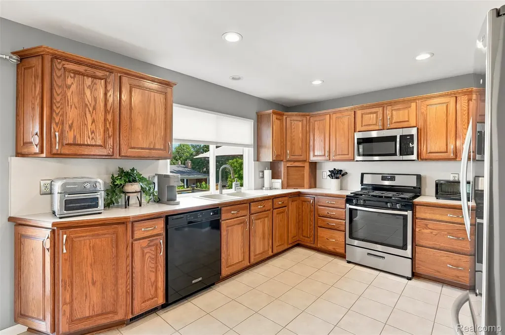 4731 Pare Lane Trenton City MI 48183