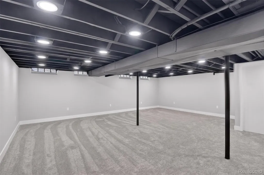 20951 Meadowlark Street Farmington City MI 48336