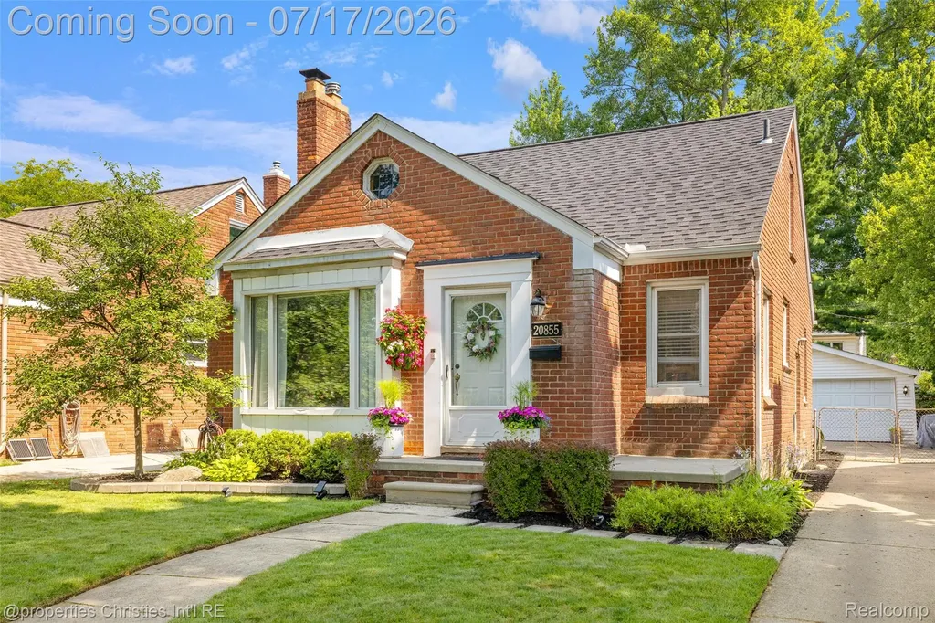 20855 Lochmoor Street Harper Woods City MI 48225
