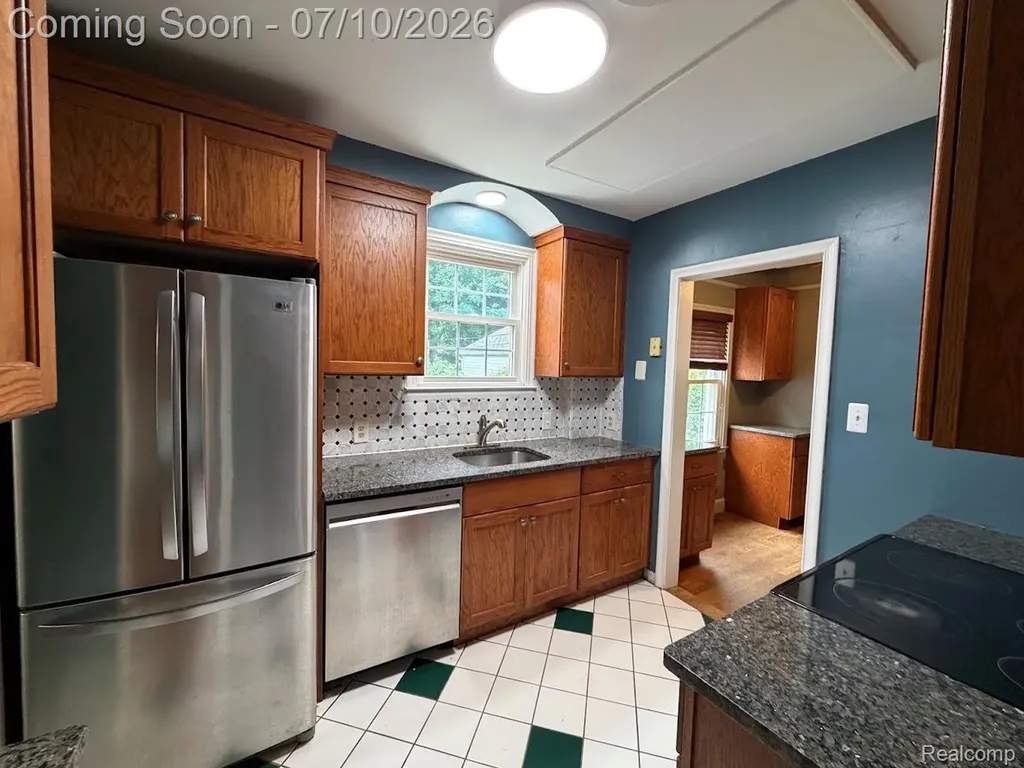 643 N Rosevere Avenue Dearborn City MI 48128