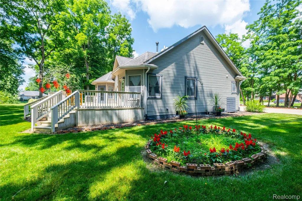 13268 Harborview Drive Fenton Charter Township MI 48451