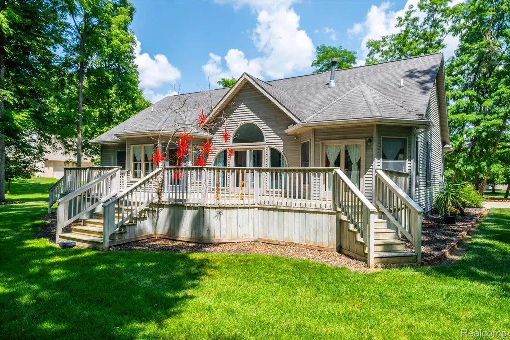 13268 Harborview Drive Fenton Charter Township MI 48451
