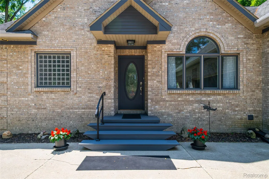 13268 Harborview Drive Fenton Charter Township MI 48451