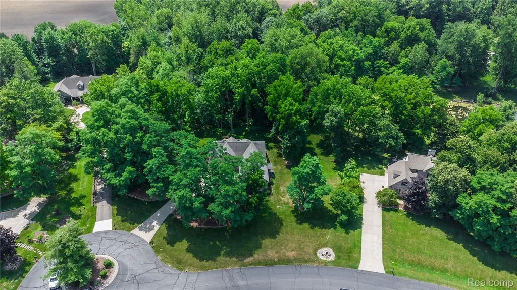13268 Harborview Drive Fenton Charter Township MI 48451