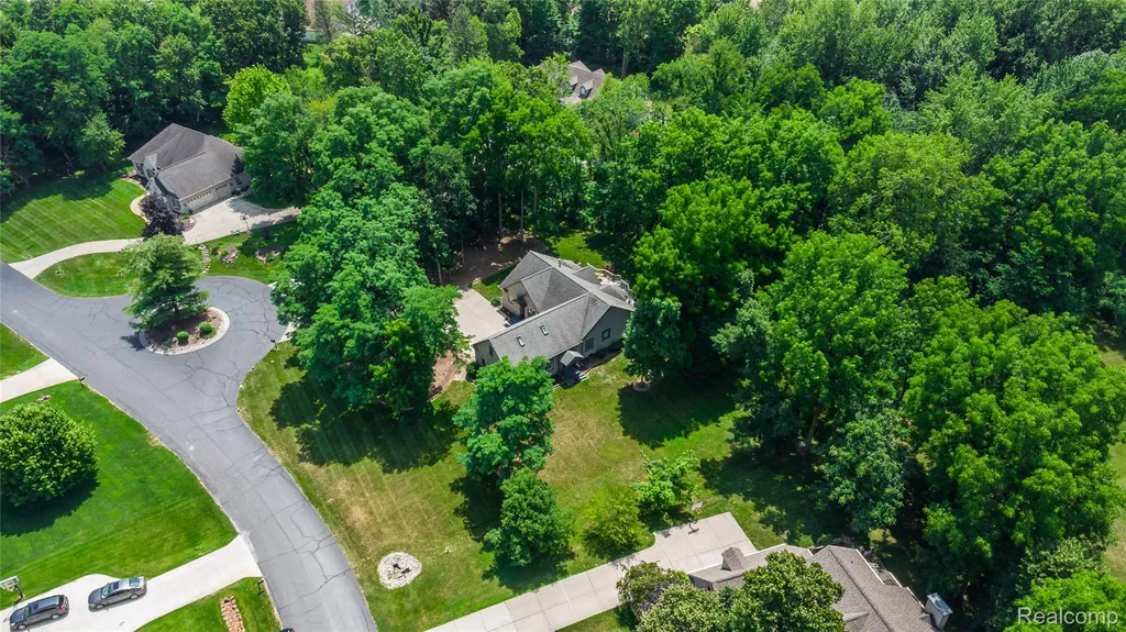 13268 Harborview Drive Fenton Charter Township MI 48451