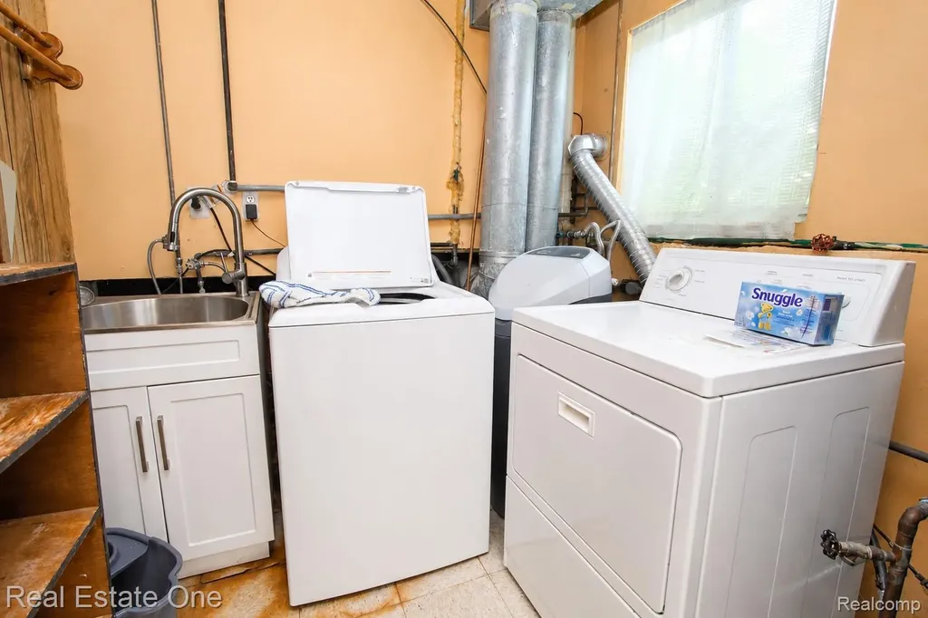 4510 Bethune Court West Bloomfield Charter Township MI 48323