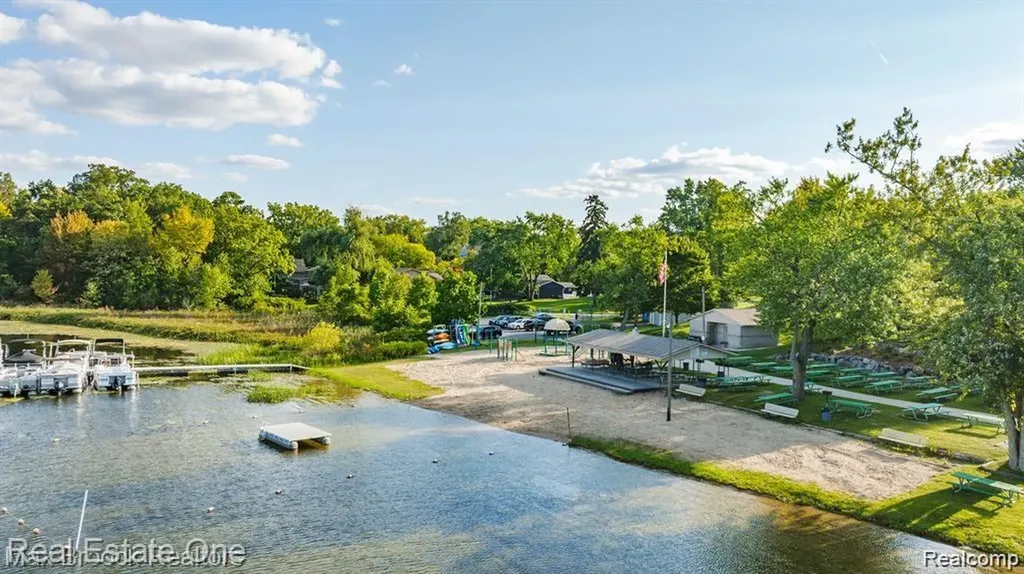 4510 Bethune Court West Bloomfield Charter Township MI 48323