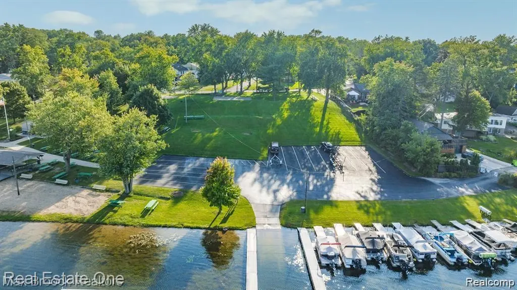 4510 Bethune Court West Bloomfield Charter Township MI 48323