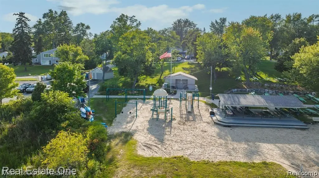4510 Bethune Court West Bloomfield Charter Township MI 48323