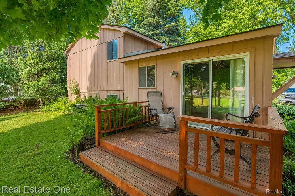 4510 Bethune Court West Bloomfield Charter Township MI 48323