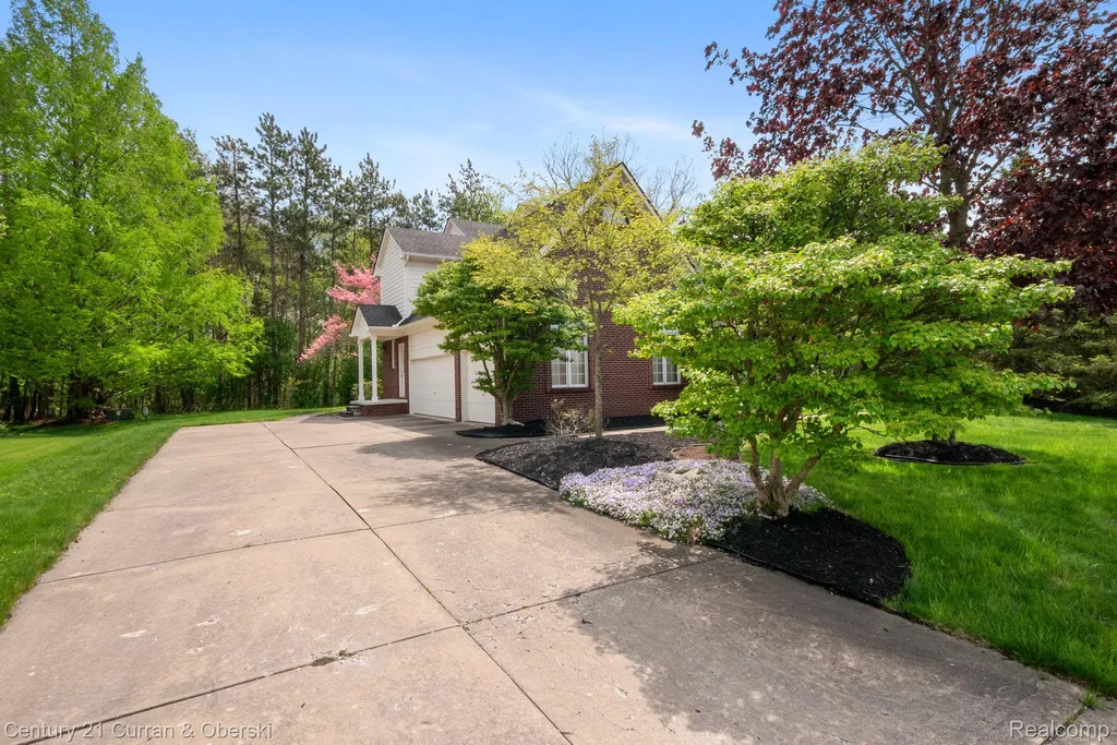 27852 Larson Lane Farmington Hills City MI 48331