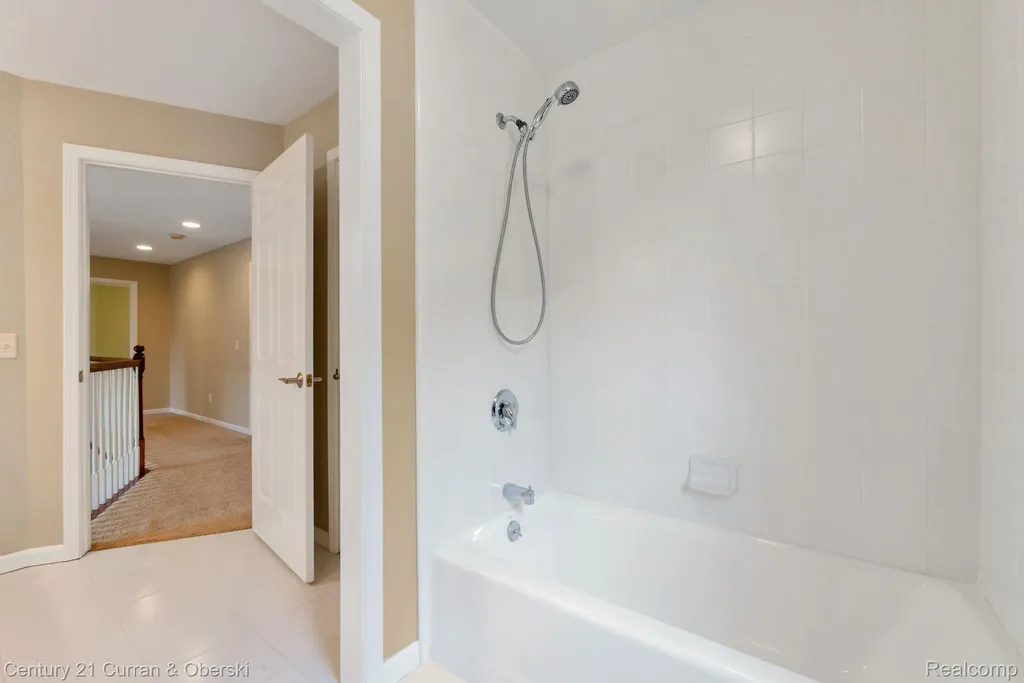 27852 Larson Lane Farmington Hills City MI 48331