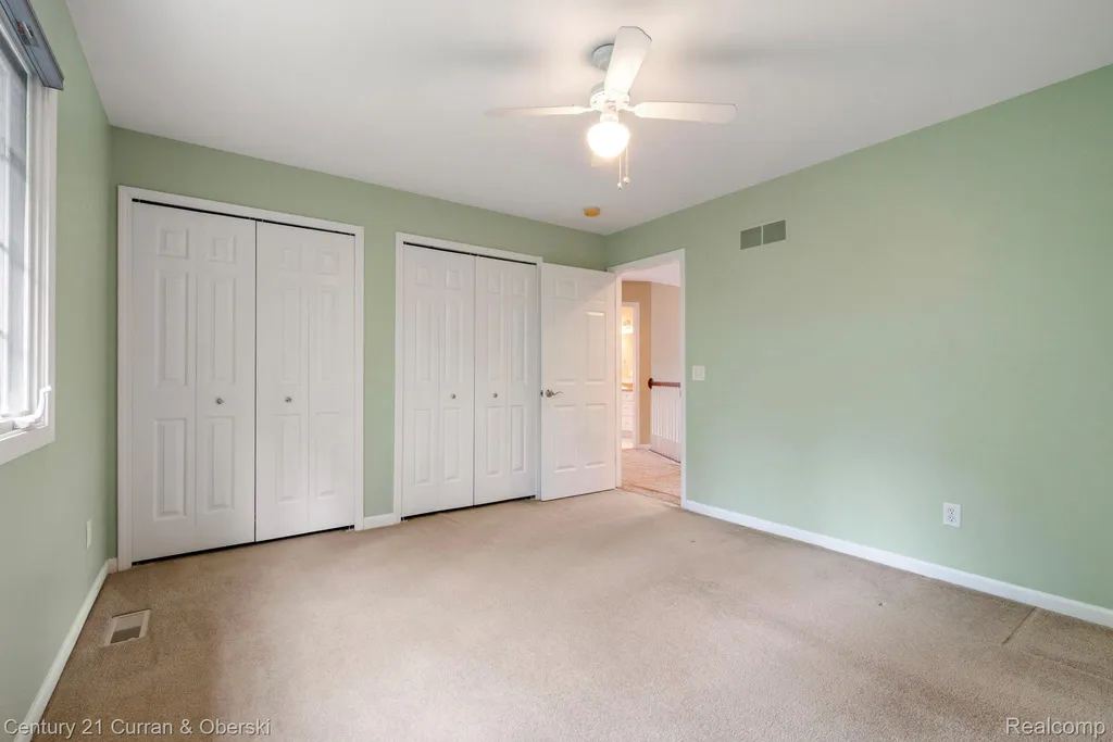 27852 Larson Lane Farmington Hills City MI 48331