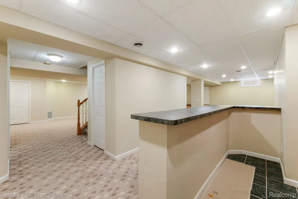 27852 Larson Lane Farmington Hills City MI 48331