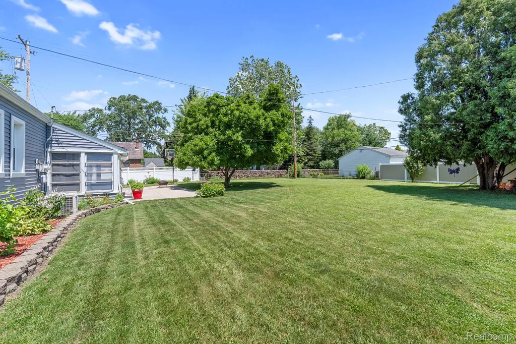 6735 Balfour Avenue Allen Park City MI 48101