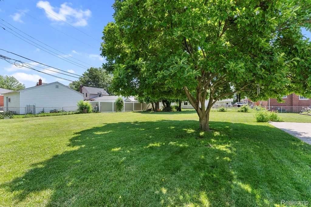 6735 Balfour Avenue Allen Park City MI 48101