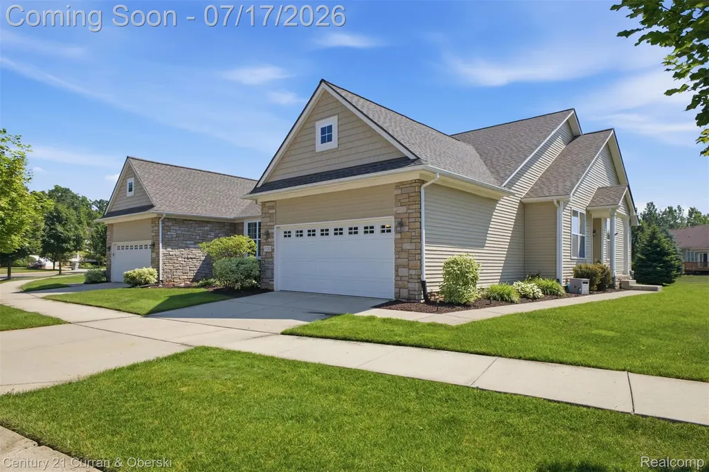 57283 Elk Run W Lyon Charter Township MI 48165