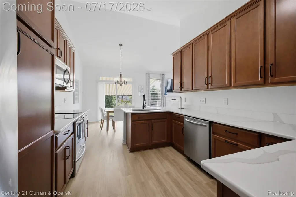 57283 Elk Run W Lyon Charter Township MI 48165