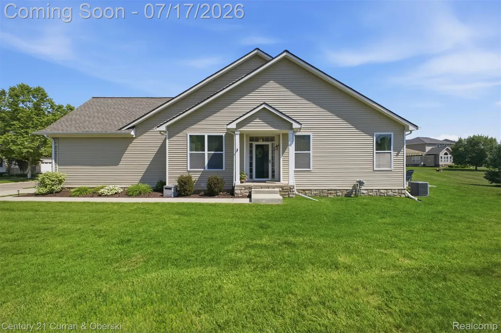 57283 Elk Run W Lyon Charter Township MI 48165