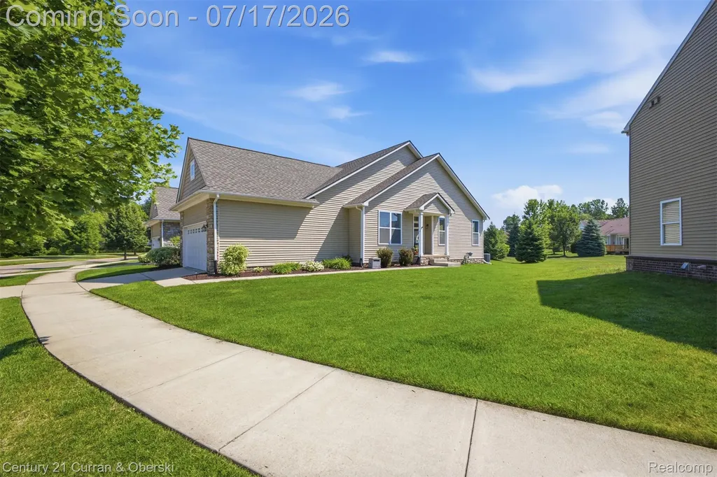 57283 Elk Run W Lyon Charter Township MI 48165