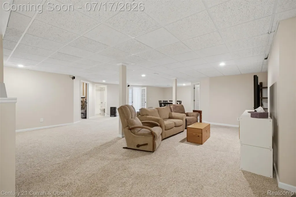 57283 Elk Run W Lyon Charter Township MI 48165
