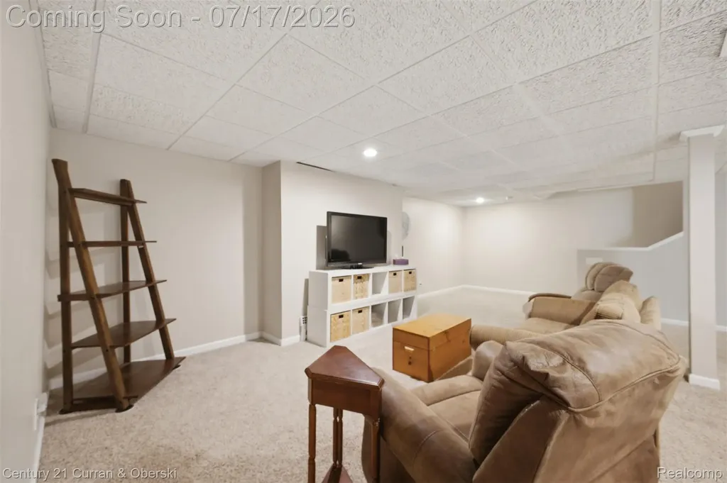 57283 Elk Run W Lyon Charter Township MI 48165