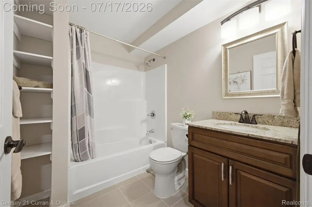 57283 Elk Run W Lyon Charter Township MI 48165