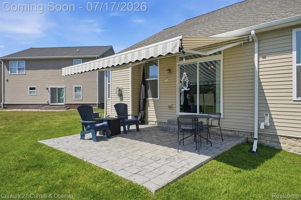 57283 Elk Run W Lyon Charter Township MI 48165