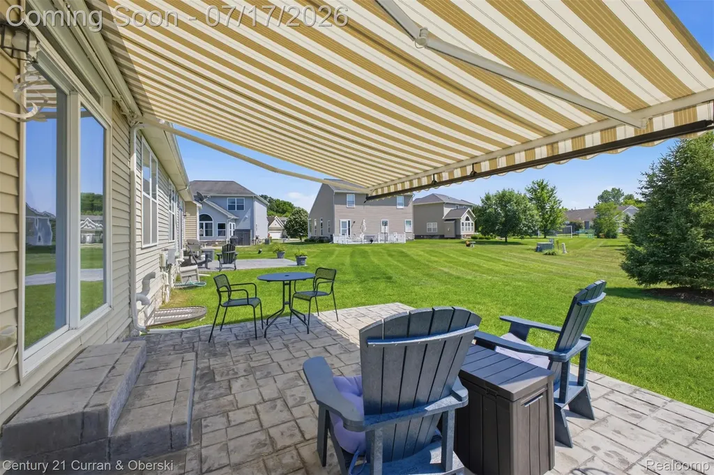 57283 Elk Run W Lyon Charter Township MI 48165