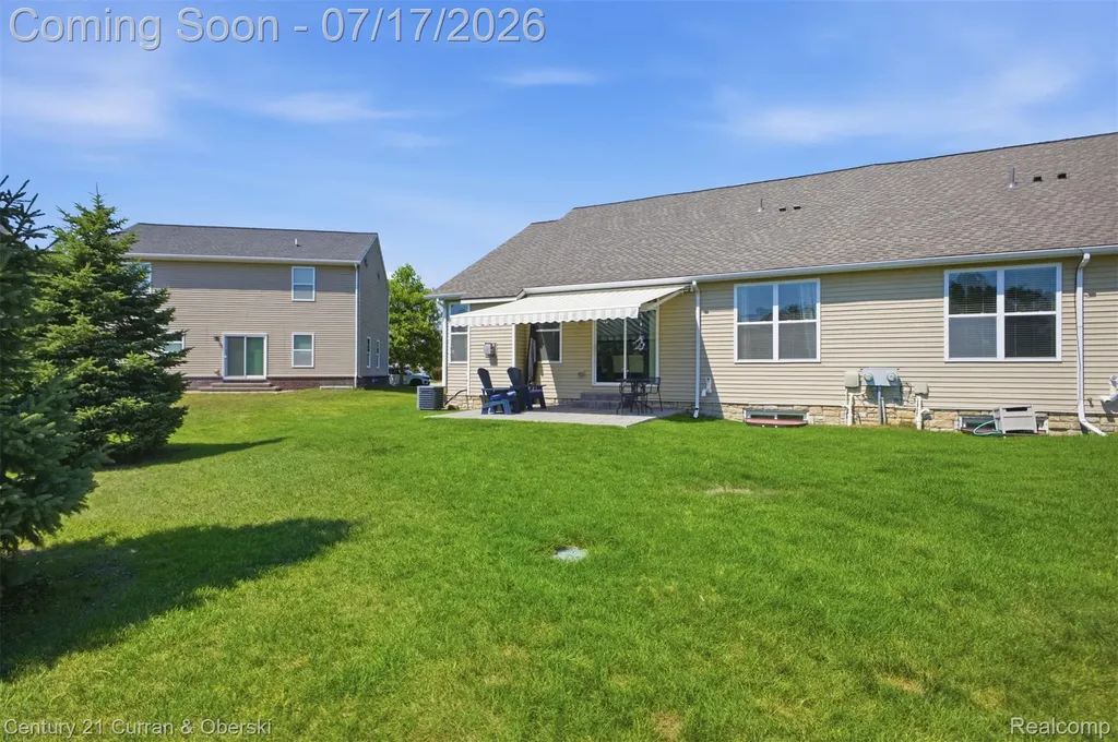 57283 Elk Run W Lyon Charter Township MI 48165