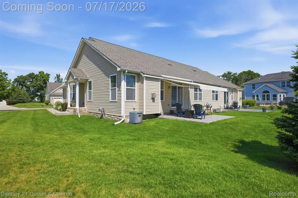 57283 Elk Run W Lyon Charter Township MI 48165