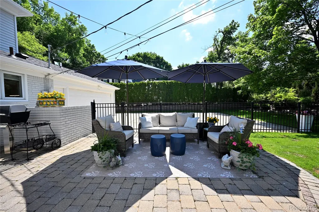 2691 Bradway Boulevard Bloomfield Hills City MI 48301