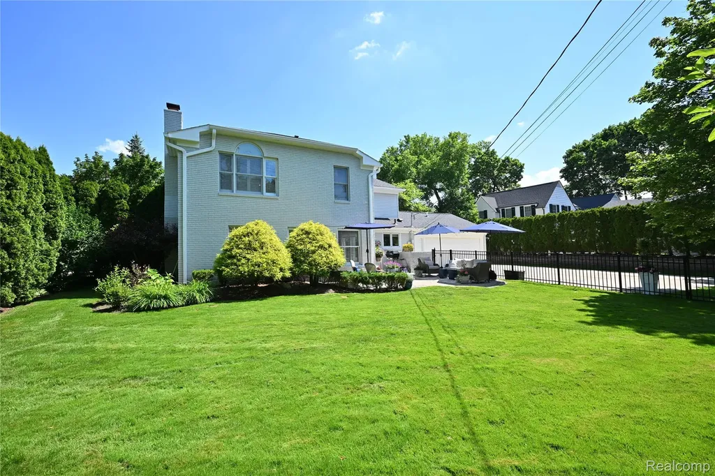 2691 Bradway Boulevard Bloomfield Hills City MI 48301