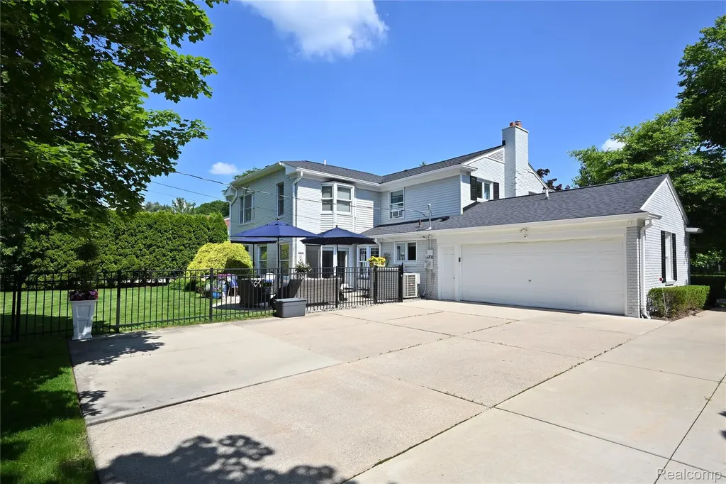 2691 Bradway Boulevard Bloomfield Hills City MI 48301