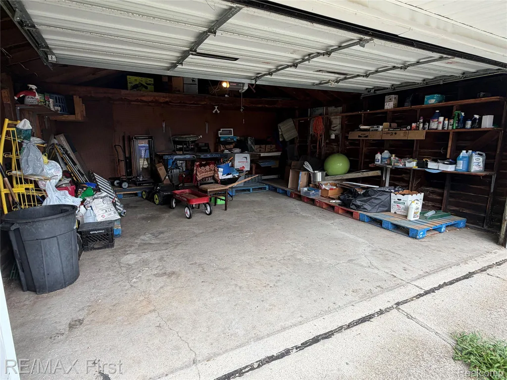 23915 Romano Street Warren City MI 48091