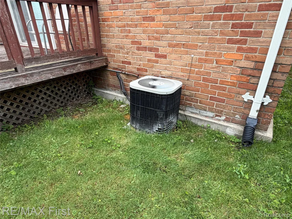 23915 Romano Street Warren City MI 48091