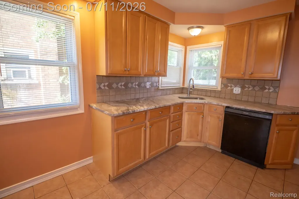 1455 Jeffrey Lane Inkster City MI 48141