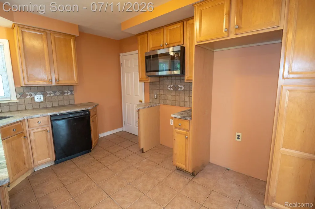 1455 Jeffrey Lane Inkster City MI 48141